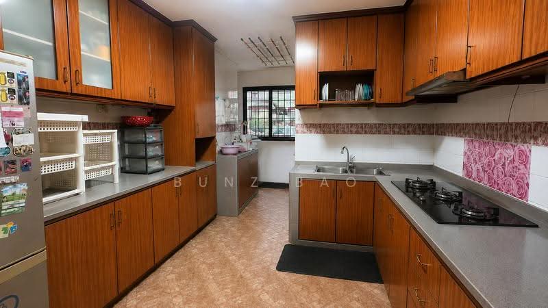 425 Choa Chu Kang Avenue 4, 425 Choa Chu Kang Avenue 4, Dairy Farm / Bukit Panjang / Choa Chu Kang, 3 Bedrooms, 1,119 sqft, HDB Flat For Sale, by Bunz Bao, 500266477 - Kitchen - PropertyGuru.com.sg