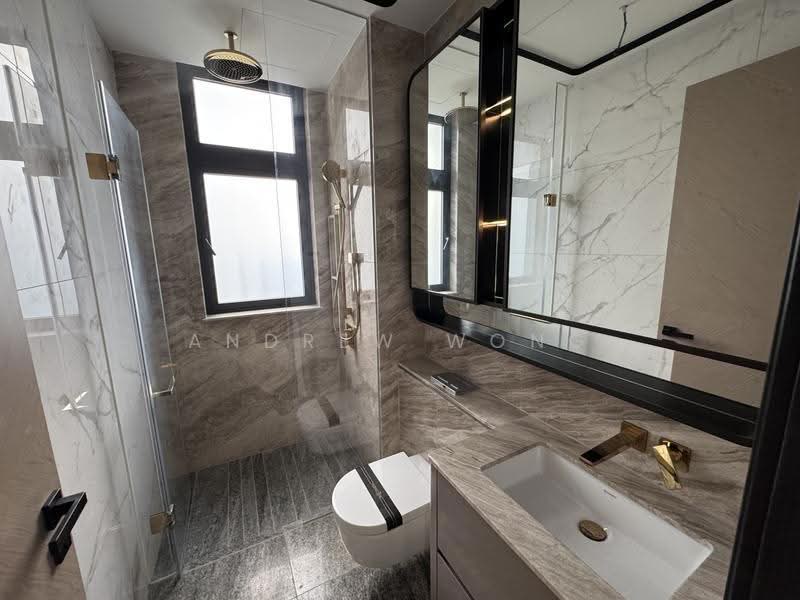 Perfect Ten, 323 Bukit Timah Road, Tanglin / Holland / Bukit Timah, 2 Bedrooms, 786 sqft, Condominium For Sale, by Andrew Wong, 500266486 - Bathroom - PropertyGuru.com.sg