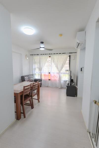 468B Bukit Batok West Avenue 9, 468B Bukit Batok West Avenue 9, Dairy Farm / Bukit Panjang / Choa Chu Kang, 2 Bedrooms, 732 sqft, HDB Flat For Sale, by Nadiyah Kamsani, 500266488 - Living Room - PropertyGuru.com.sg