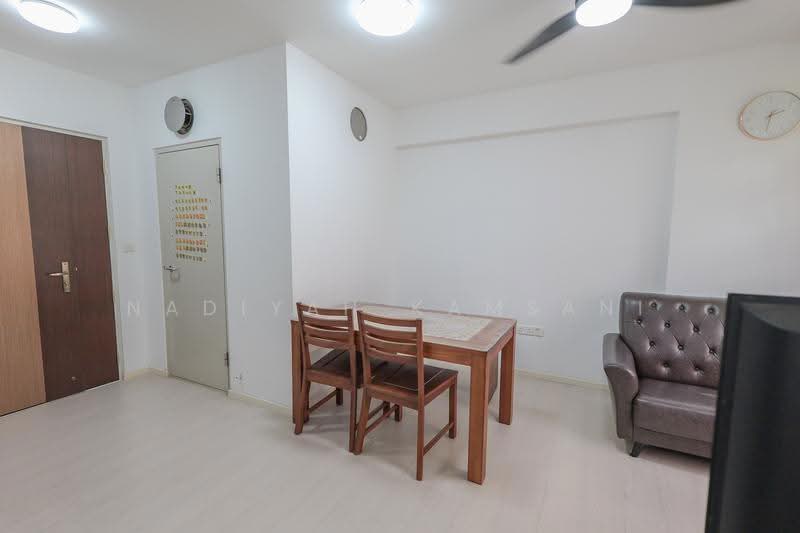 468B Bukit Batok West Avenue 9, 468B Bukit Batok West Avenue 9, Dairy Farm / Bukit Panjang / Choa Chu Kang, 2 Bedrooms, 732 sqft, HDB Flat For Sale, by Nadiyah Kamsani, 500266488 - Dining Room - PropertyGuru.com.sg