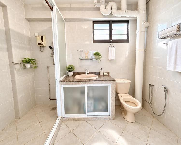 221 Yishun Street 21, 221 Yishun Street 21, Sembawang / Yishun, 3 Bedrooms, 1,302 sqft, HDB Flat For Sale, by Zedson Tan, 500266491 - Bathroom - PropertyGuru.com.sg