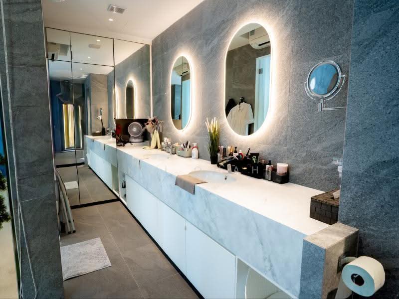 Rare in the market - Bungalow-like Semi-D in D15 - Freehold Landed Great Buy, Siglap / Woo Mon Chew / Frankel Ave / Bedok, East Coast / Marine Parade, 4 Bedrooms, 7,000 sqft, Semi-Detached House For Sale, by Kai Quah, 500266494 - Bathroom - PropertyGuru.com.sg