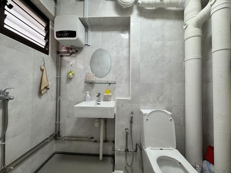 Corner Unit! Bishan Park Direct Park View, Low Floor Lovers Only, Almost Sold! Hurry! Open Hse Sat!, Bishan st 23, 3 Bedrooms, 1,140 sqft, HDB Flat For Sale, by Ian Teh Boleh, 500266530 - Bathroom - PropertyGuru.com.sg