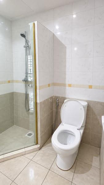 The Floravale, 238 Westwood Avenue, Boon Lay / Jurong / Tuas, 5 Bedrooms, 1,227 sqft, Condominium For Sale, by Delvin Ong, 500266533 - Bathroom - PropertyGuru.com.sg