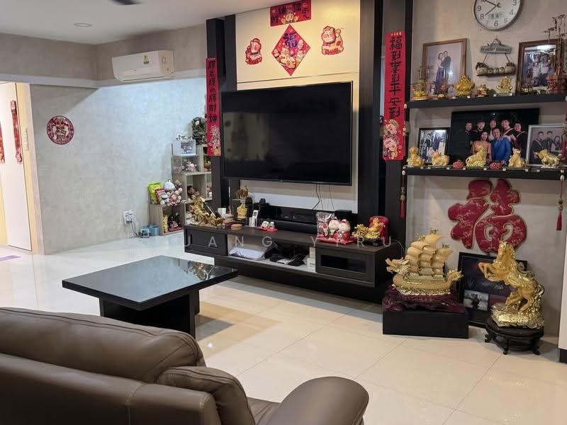 404 Jurong West Street 42, 404 Jurong West Street 42, Boon Lay / Jurong / Tuas, 3 Bedrooms, 1,432 sqft, HDB Flat For Sale, by Kuang YiRu, 500266535 - Living Room - PropertyGuru.com.sg