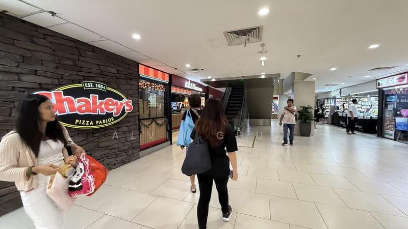 Lucky Plaza, 304 Orchard Road, Orchard / River Valley, 140 sqft, Mall Shop For Rent, by Alvin Chua, 500266544 - Interior - CommercialGuru.com.sg
