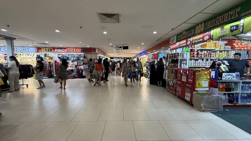 Lucky Plaza, 304 Orchard Road, Orchard / River Valley, 140 sqft, Mall Shop For Rent, by Alvin Chua, 500266544 - Corridor - CommercialGuru.com.sg