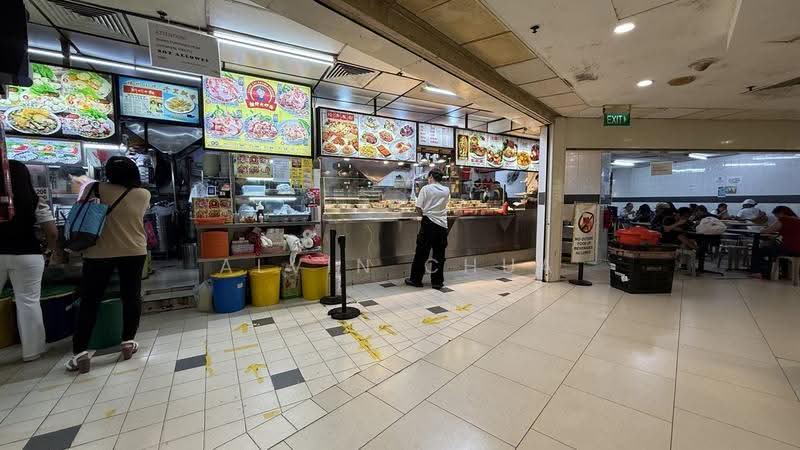 Lucky Plaza, 304 Orchard Road, Orchard / River Valley, 140 sqft, Mall Shop For Rent, by Alvin Chua, 500266544 - Exterior - CommercialGuru.com.sg
