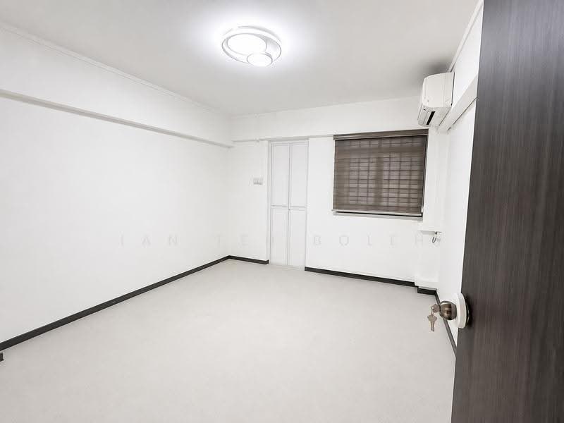 Designer deco! 3mins to Yishun MRT! #02 Next to Corner! Vacant! View Anytime! ALMOST SOLD!, Yishun central, 3 Bedrooms, 904 sqft, HDB Flat For Sale, by Ian Teh Boleh, 500266548 - Interior - PropertyGuru.com.sg