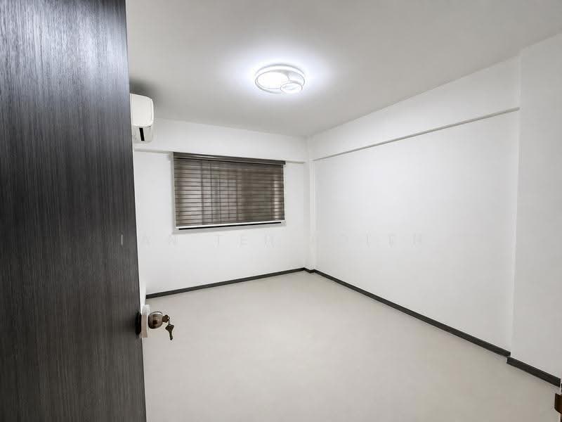 Designer deco! 3mins to Yishun MRT! #02 Next to Corner! Vacant! View Anytime! ALMOST SOLD!, Yishun central, 3 Bedrooms, 904 sqft, HDB Flat For Sale, by Ian Teh Boleh, 500266548 - Interior - PropertyGuru.com.sg