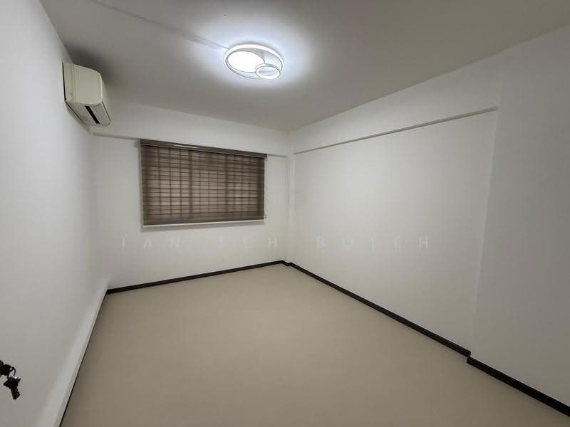 Designer deco! 3mins to Yishun MRT! #02 Next to Corner! Vacant! View Anytime! ALMOST SOLD!, Yishun central, 3 Bedrooms, 904 sqft, HDB Flat For Sale, by Ian Teh Boleh, 500266548 - Interior - PropertyGuru.com.sg