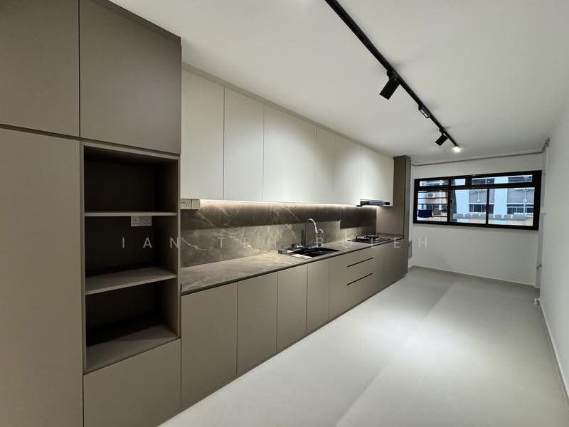 Designer deco! 3mins to Yishun MRT! #02 Next to Corner! Vacant! View Anytime! ALMOST SOLD!, Yishun central, 3 Bedrooms, 904 sqft, HDB Flat For Sale, by Ian Teh Boleh, 500266548 - Kitchen - PropertyGuru.com.sg