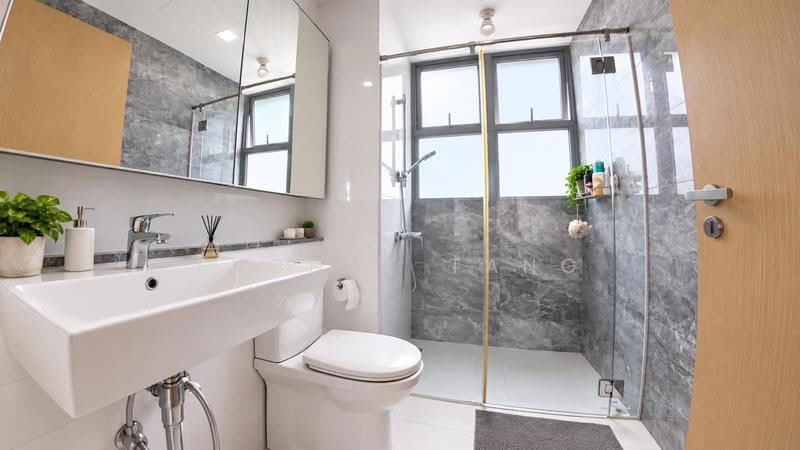 Eight Courtyards, 16 Canberra Drive, Sembawang / Yishun, 2 Bedrooms, 754 sqft, Condominium For Sale, by Evonne Tang, 500266553 - Bathroom - PropertyGuru.com.sg