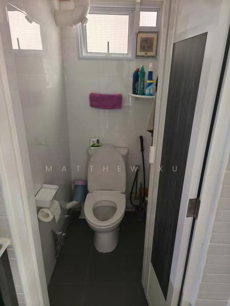 20 Telok Blangah Crescent, 20 Telok Blangah Crescent, Harbourfront / Telok Blangah, 3 Bedrooms, 818 sqft, HDB Flat For Sale, by Matthew Xu, 500266566 - Toilet - PropertyGuru.com.sg
