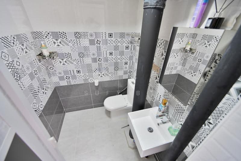 112 Bedok North Road, 112 Bedok North Road, Bedok / Upper East Coast, 3 Bedrooms, 1,259 sqft, HDB Flat For Sale, by Sufy B., 500266568 - Common Bathroom - PropertyGuru.com.sg