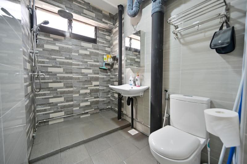 112 Bedok North Road, 112 Bedok North Road, Bedok / Upper East Coast, 3 Bedrooms, 1,259 sqft, HDB Flat For Sale, by Sufy B., 500266568 - Master Bathroom - PropertyGuru.com.sg
