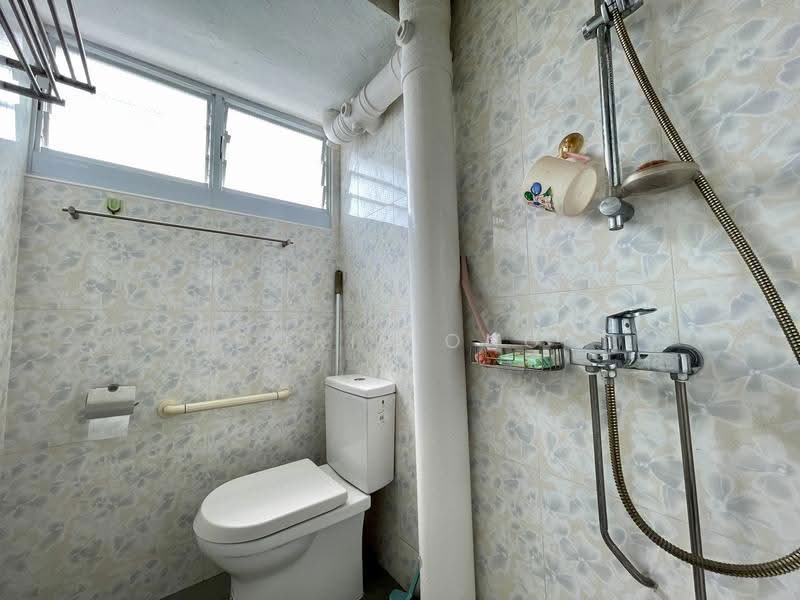 123 Hougang Avenue 1, 123 Hougang Avenue 1, Hougang / Punggol / Sengkang, 3 Bedrooms, 979 sqft, HDB Flat For Sale, by Doris Ong, 500266570 - Bathroom - PropertyGuru.com.sg