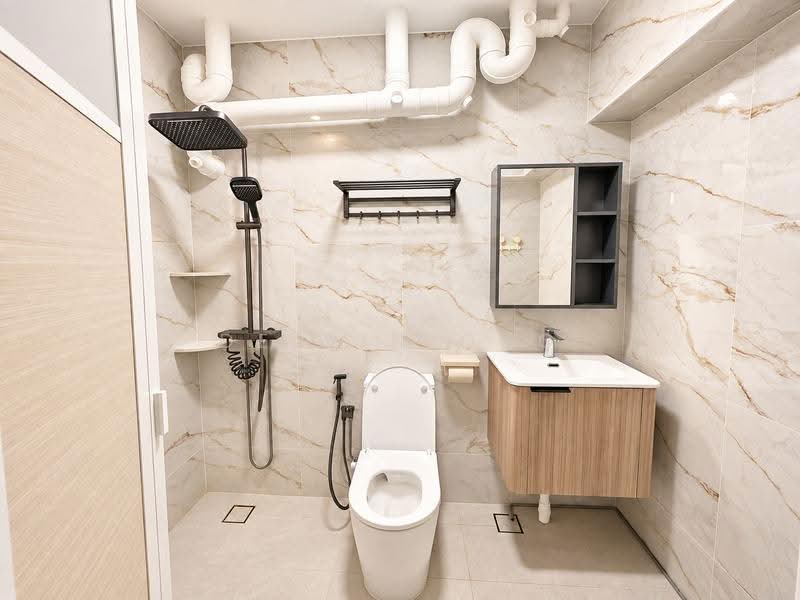 197B Punggol Field, 197B Punggol Field, Hougang / Punggol / Sengkang, 3 Bedrooms, 1,184 sqft, HDB Flat For Sale, by Delvin Ong, 500266571 - Bathroom - PropertyGuru.com.sg