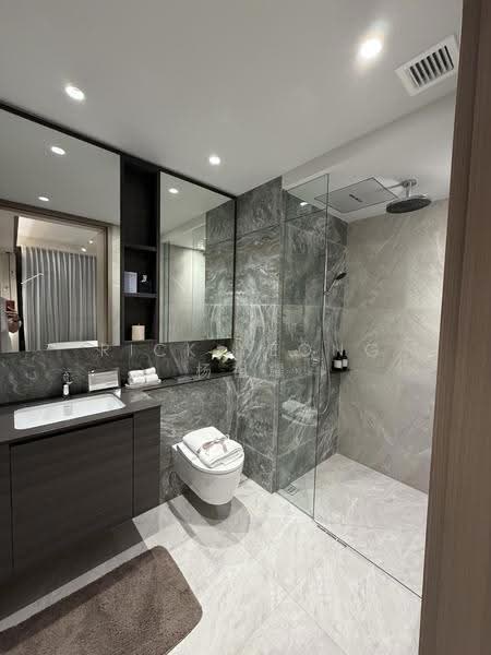 Lucerne Grand, Lakeside Drive, Boon Lay / Jurong / Tuas, 2 Bedrooms, 667 sqft, Condominium For Sale, by Rick Yeong 杨祖耀, 500266575 - Bathroom - PropertyGuru.com.sg