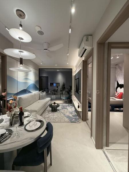 Lucerne Grand, Lakeside Drive, Boon Lay / Jurong / Tuas, 2 Bedrooms, 667 sqft, Condominium For Sale, by Rick Yeong 杨祖耀, 500266575 - Living Room - PropertyGuru.com.sg