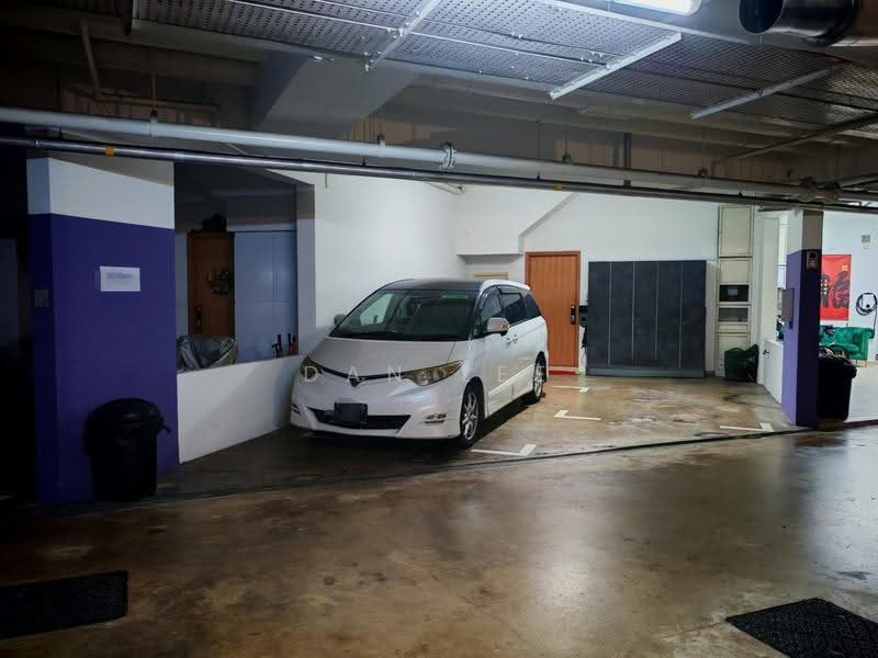 The Shaughnessy, 2 Miltonia Close, Sembawang / Yishun, 5 Bedrooms, 3,509 sqft, Cluster House For Sale, by Dan Lee, 500266594 - Car Park - PropertyGuru.com.sg