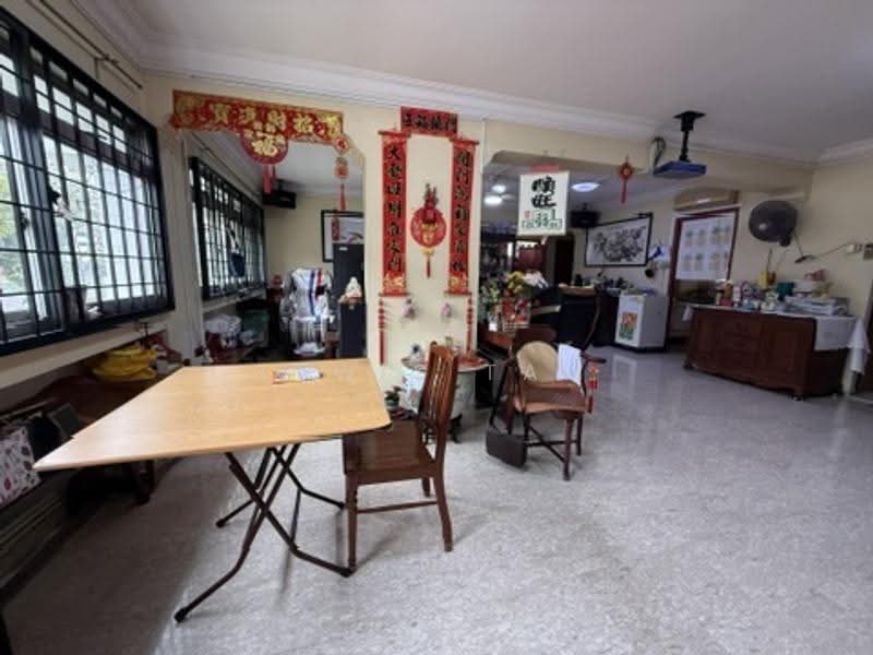 839 Jurong West Street 81, 839 Jurong West Street 81, Boon Lay / Jurong / Tuas, 3 Bedrooms, 1,367 sqft, HDB Flat For Sale, by Lewis Tam, 500266607 - Living Room - PropertyGuru.com.sg