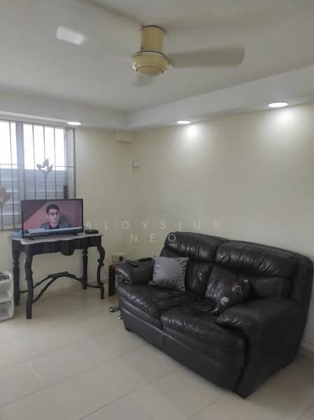 116 Lorong 2 Toa Payoh, 116 Lorong 2 Toa Payoh, Balestier / Toa Payoh, 2 Bedrooms, 678 sqft, HDB Flat For Sale, by Aloysius Neo, 500266615 - Living Room - PropertyGuru.com.sg