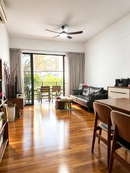Village @ Pasir Panjang, 463 Pasir Panjang Road, Buona Vista / West Coast / Clementi New Town, 3 Bedrooms, 1,012 sqft, Condominium For Sale, by Leslie Tay, 500266630 - Living Room - PropertyGuru.com.sg