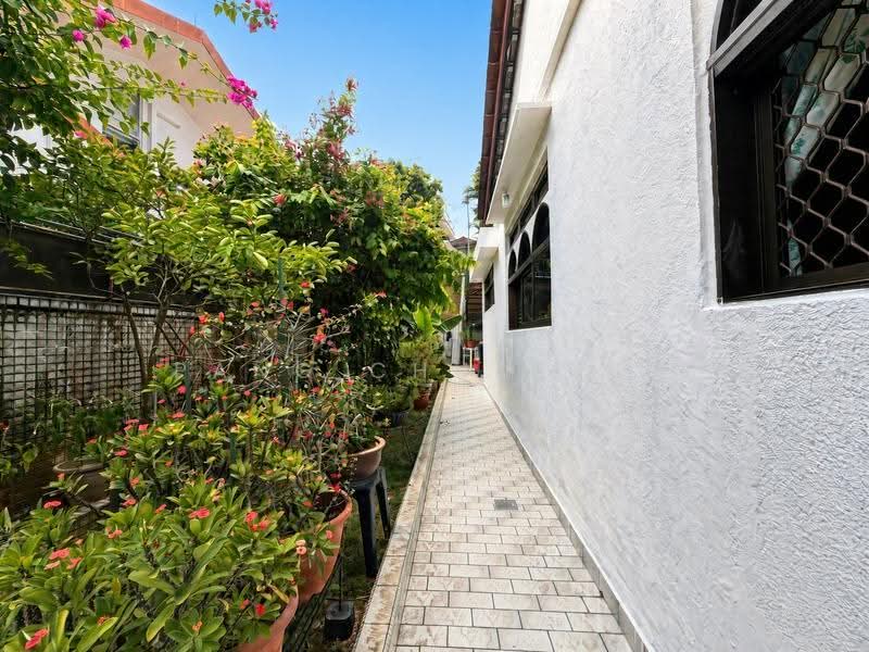 Jalan Asas, Dairy Farm / Bukit Panjang / Choa Chu Kang, 3 Bedrooms, 2,500 sqft, Semi-Detached House For Sale, by Pang Chun Enn, 500266631 - Exterior - PropertyGuru.com.sg