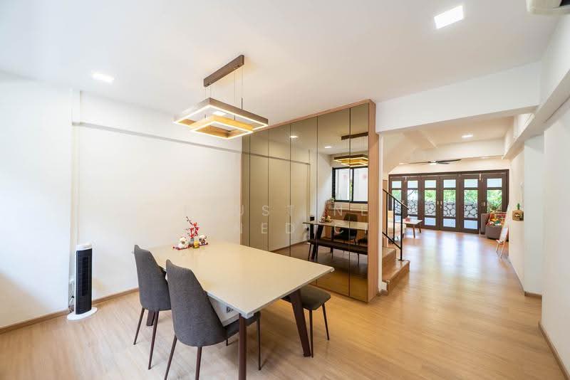 216 Jurong East Street 21, 216 Jurong East Street 21, Boon Lay / Jurong / Tuas, 3 Bedrooms, 1,578 sqft, HDB Flat For Sale, by Faustine Benedict, 500266681 - Dining Room - PropertyGuru.com.sg
