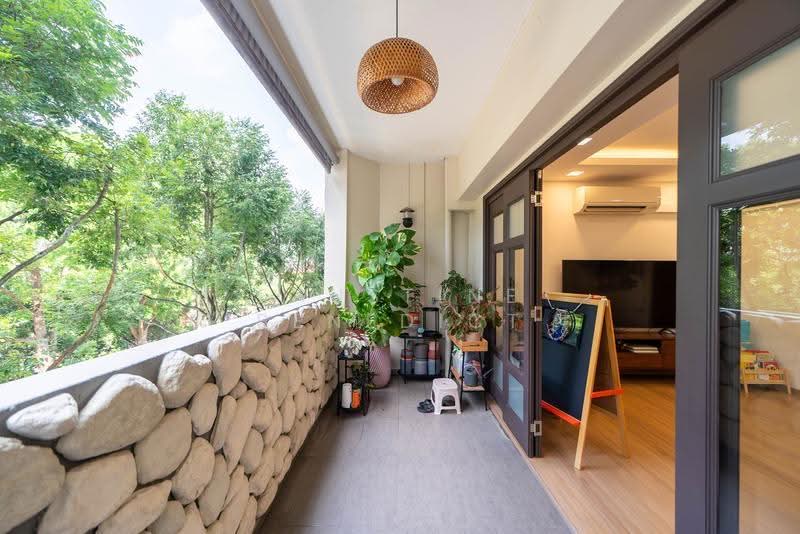 216 Jurong East Street 21, 216 Jurong East Street 21, Boon Lay / Jurong / Tuas, 3 Bedrooms, 1,578 sqft, HDB Flat For Sale, by Faustine Benedict, 500266681 - Balcony - PropertyGuru.com.sg