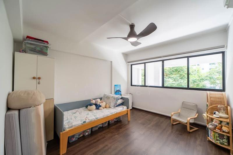 216 Jurong East Street 21, 216 Jurong East Street 21, Boon Lay / Jurong / Tuas, 3 Bedrooms, 1,578 sqft, HDB Flat For Sale, by Faustine Benedict, 500266681 - Bedroom - PropertyGuru.com.sg