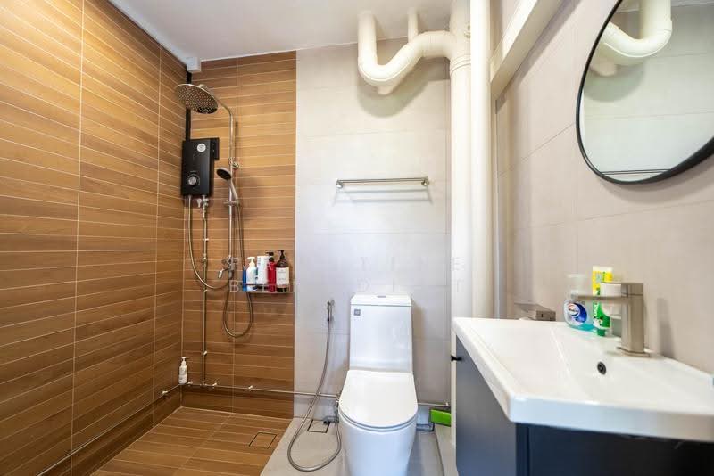 216 Jurong East Street 21, 216 Jurong East Street 21, Boon Lay / Jurong / Tuas, 3 Bedrooms, 1,578 sqft, HDB Flat For Sale, by Faustine Benedict, 500266681 - Bathroom - PropertyGuru.com.sg