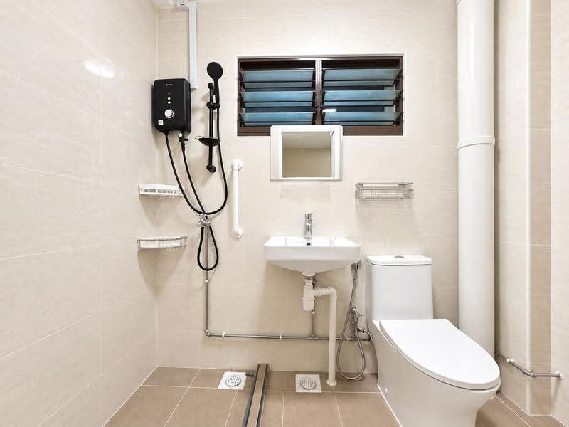 862 Woodlands Street 83, 862 Woodlands Street 83, Admiralty / Woodlands, 4 Bedrooms, 1,367 sqft, HDB Flat For Sale, by Sheryl Koh, 500266684 - Master Bathroom - PropertyGuru.com.sg