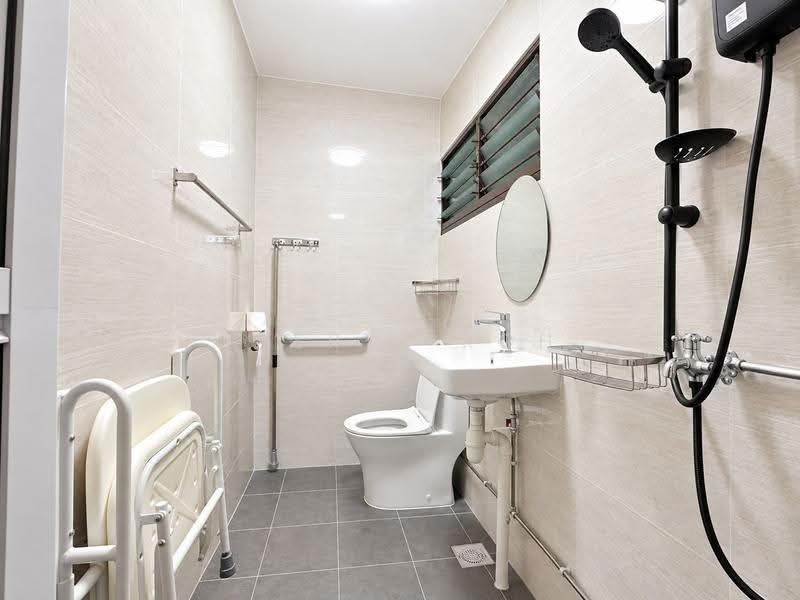862 Woodlands Street 83, 862 Woodlands Street 83, Admiralty / Woodlands, 4 Bedrooms, 1,367 sqft, HDB Flat For Sale, by Sheryl Koh, 500266684 - Common Bathroom - PropertyGuru.com.sg