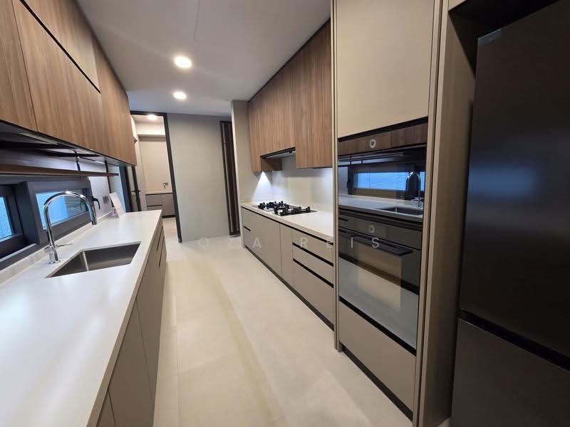 Greenbank Park, Greenbank Park, Clementi Park / Upper Bukit Timah, 5 Bedrooms, 5,436 sqft, Semi-Detached House For Sale, by Roza Reis, 500266692 - Kitchen - PropertyGuru.com.sg