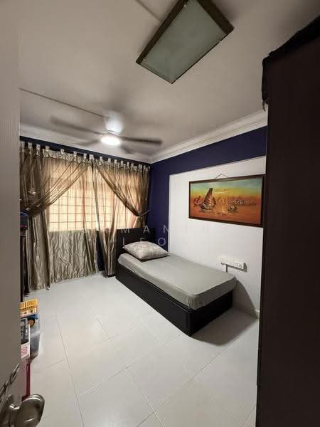 124 Yishun Street 11, 124 Yishun Street 11, Sembawang / Yishun, 5 Bedrooms, 1,442 sqft, HDB Flat For Sale, by Samantha Leow, 500266696 - Bedroom - PropertyGuru.com.sg