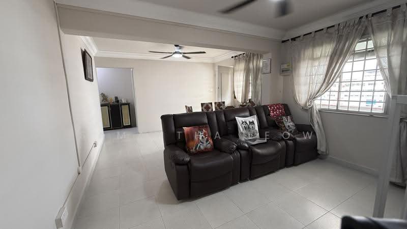 124 Yishun Street 11, 124 Yishun Street 11, Sembawang / Yishun, 5 Bedrooms, 1,442 sqft, HDB Flat For Sale, by Samantha Leow, 500266696 - Living Room - PropertyGuru.com.sg