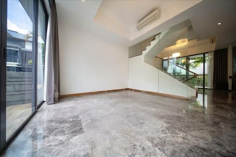 Alana, Sunrise Terrace, Seletar / Yio Chu Kang, 4 Bedrooms, 3,121 sqft, Terraced House For Sale, by Ray Lim, 500266698 - Living Room - PropertyGuru.com.sg