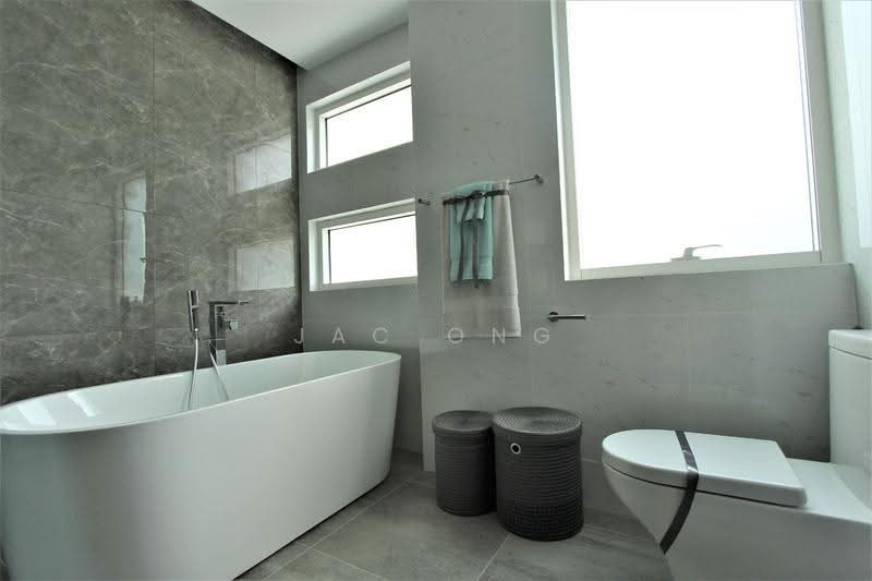 Gallop Green, 13 Woollerton Park, Tanglin / Holland / Bukit Timah, 5 Bedrooms, 4,241 sqft, Cluster House For Sale, by Jac Ong, 500266700 - Bathroom - PropertyGuru.com.sg