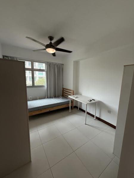 213C Punggol Walk, 213C Punggol Walk, Hougang / Punggol / Sengkang, 3 Bedrooms, 1,001 sqft, HDB Flat For Sale, by Claire Loh, 500266711 - Bedroom - PropertyGuru.com.sg