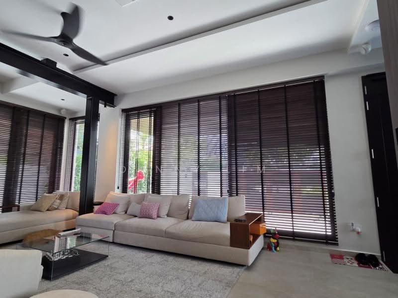 WIDE FRONTAGE. NORTH/SOUTH FACING (9693.8899 发发久久), SIGLAP / PALM / WOO MON CHEW, East Coast / Marine Parade, 5 Bedrooms, 6,000 sqft, Semi-Detached House For Sale, by Denny Lim, 500266717 - Living Room - PropertyGuru.com.sg