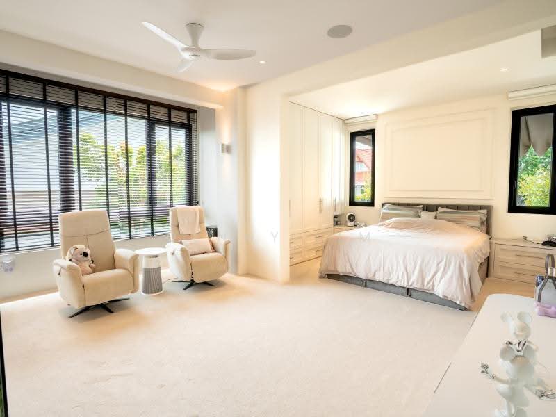 WIDE FRONTAGE. NORTH/SOUTH FACING (9693.8899 发发久久), SIGLAP / PALM / WOO MON CHEW, East Coast / Marine Parade, 5 Bedrooms, 6,000 sqft, Semi-Detached House For Sale, by Denny Lim, 500266717 - Bedroom - PropertyGuru.com.sg