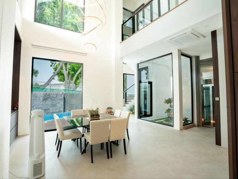 WIDE FRONTAGE. NORTH/SOUTH FACING (9693.8899 发发久久), SIGLAP / PALM / WOO MON CHEW, East Coast / Marine Parade, 5 Bedrooms, 6,000 sqft, Semi-Detached House For Sale, by Denny Lim, 500266717 - Dining Room - PropertyGuru.com.sg