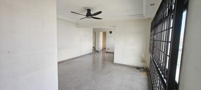 700B Ang Mo Kio Avenue 6, 700B Ang Mo Kio Avenue 6, Ang Mo Kio / Bishan / Thomson, 3 Bedrooms, 979 sqft, HDB Flat For Sale, by Eng Boon Guan, 500266720 - Living Room - PropertyGuru.com.sg