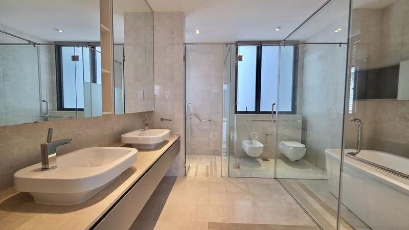 Trilight, 9 Newton Road, Newton / Novena, 4 Bedrooms, 5,802 sqft, Condominium For Sale, by Jac Ong, 500266723 - Bathroom - PropertyGuru.com.sg