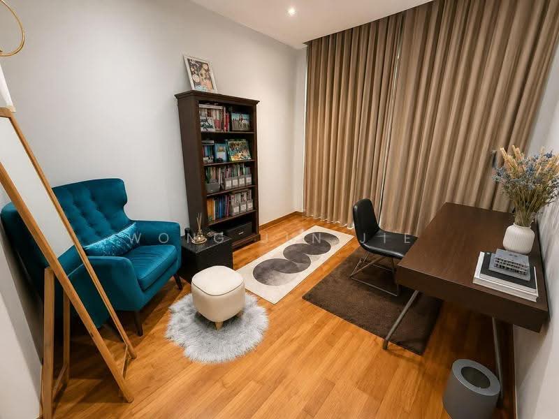 Rare Corner Renovated Semi-D Wak Hassan Drive, Wak Hassan Drive, Sembawang / Yishun, 4 Bedrooms, 7,442 sqft, Semi-Detached House For Sale, by Wong Jun Jie, 500266732 - PropertyGuru.com.sg