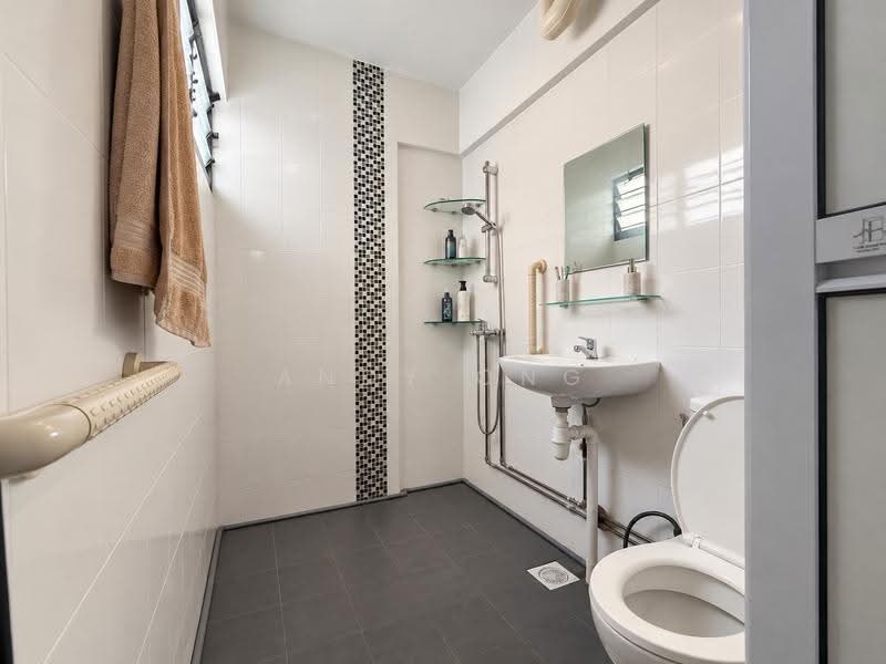 542 Jurong West Avenue 1, 542 Jurong West Avenue 1, Boon Lay / Jurong / Tuas, 3 Bedrooms, 1,109 sqft, HDB Flat For Sale, by Andy Ong, 500266739 - Master Bathroom - PropertyGuru.com.sg