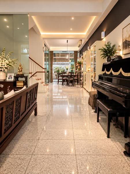 The Shaughnessy, 2 Miltonia Close, Sembawang / Yishun, 5 Bedrooms, 3,509 sqft, Terraced House For Sale, by Serene Zhu, 500266759 - Living Room - PropertyGuru.com.sg