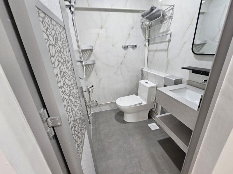 407 Ang Mo Kio Avenue 10, 407 Ang Mo Kio Avenue 10, Ang Mo Kio / Bishan / Thomson, Room Rental, 135 sqft, HDB Flat For Rent, by Kelvin Ho, 500266760 - Bathroom - PropertyGuru.com.sg